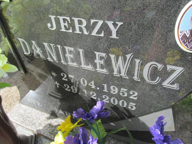 Grób Jerzy Danielewicz