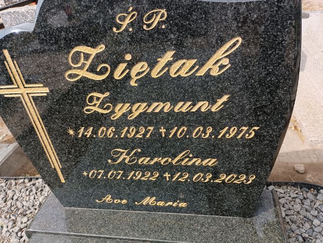 Grób Karolina Ziętak
