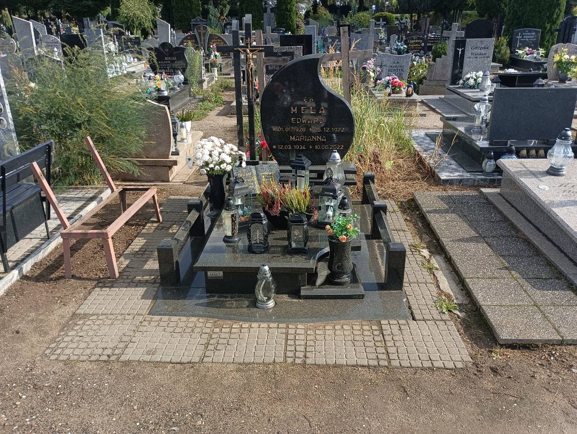 Grób Marianna Mela